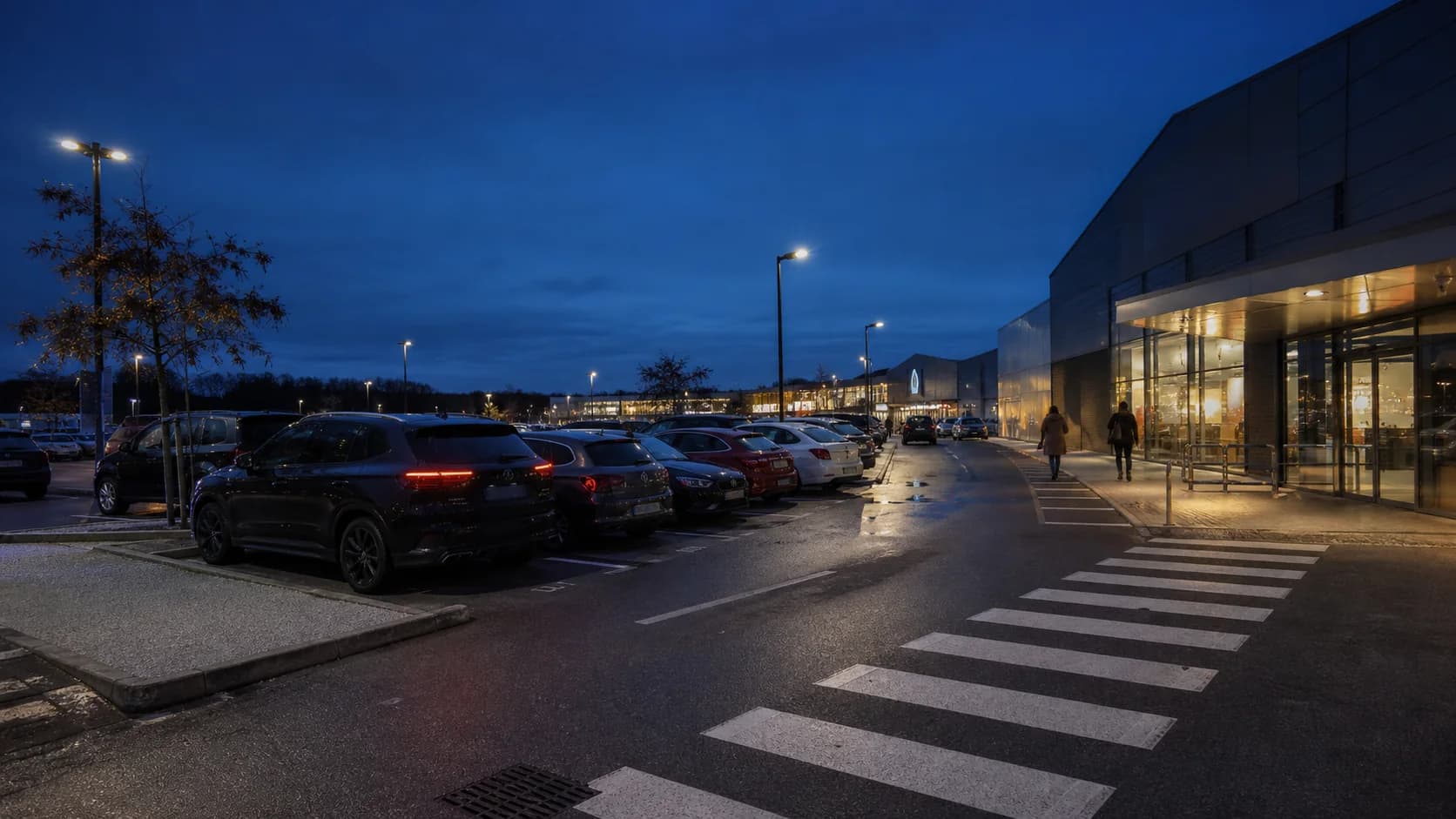 Commercial LED parking lot lighting